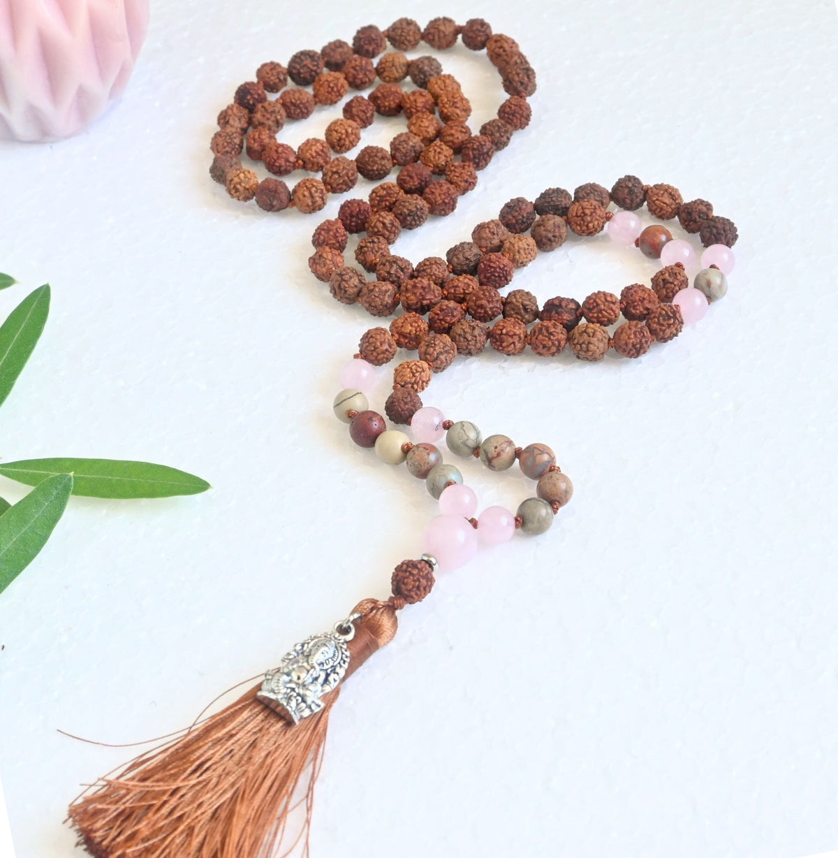 GANESHA - Rudraksha, Rosenquarz & Jaspis Mala Kette