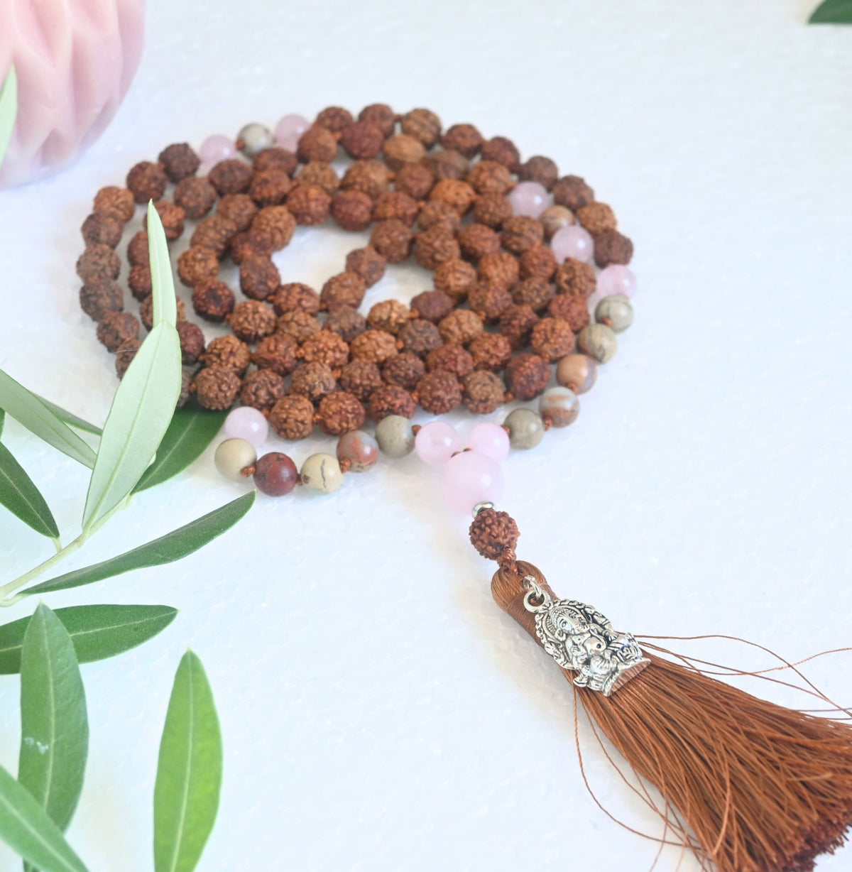 GANESHA - Rudraksha, Rosenquarz & Jaspis Mala Kette