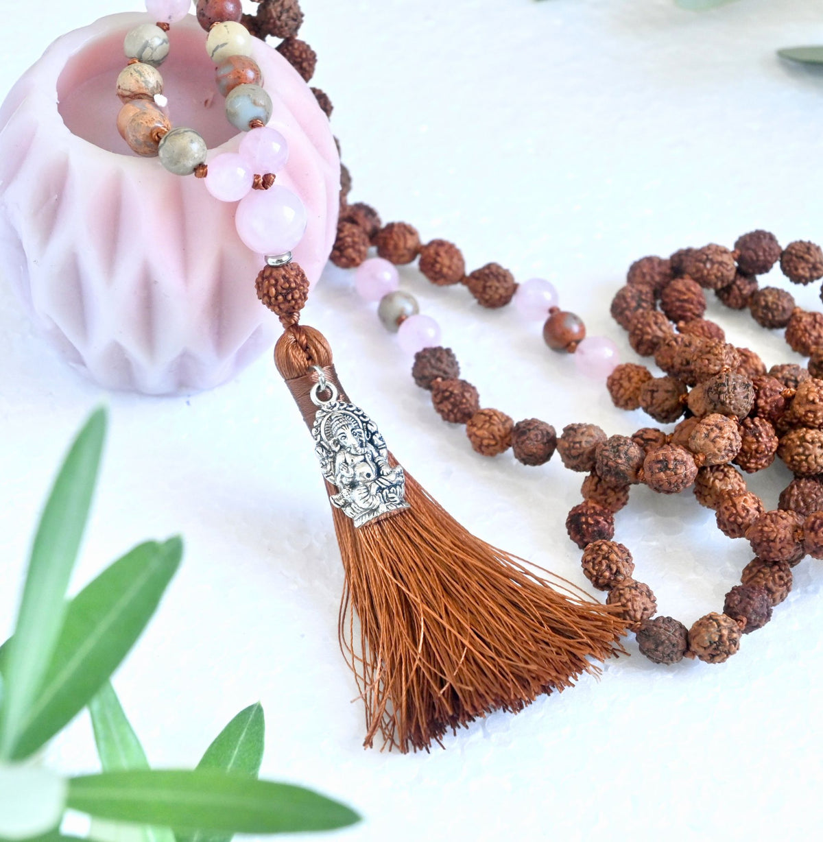 GANESHA  - Rudraksha, Rosenquarz & Jaspis Mala Kette
