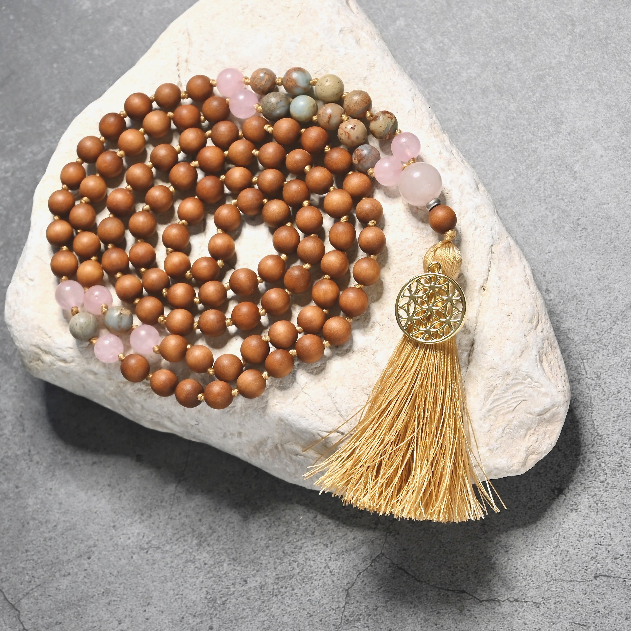 FLOWER OF LIFE -  Sandelholz & Rosenquarz Mala Kette