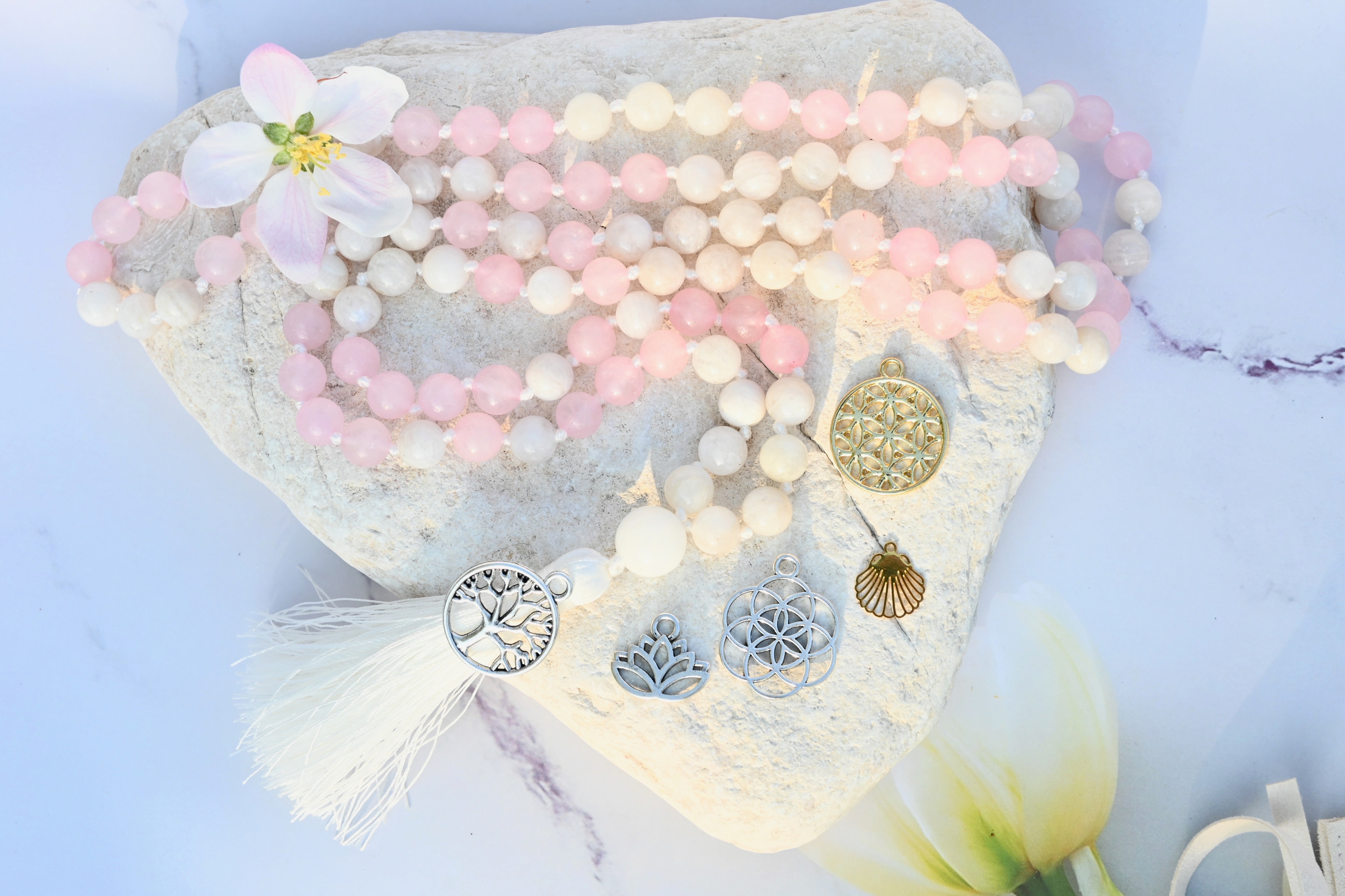 LOVE & INTUITION - Rosenquarz & Mondstein Mala Kette